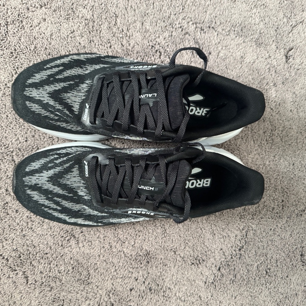 Brooks women’s Black and Gray Athletic Shoes